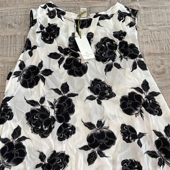 Saint Tropez West Top - Picture 2 of 4